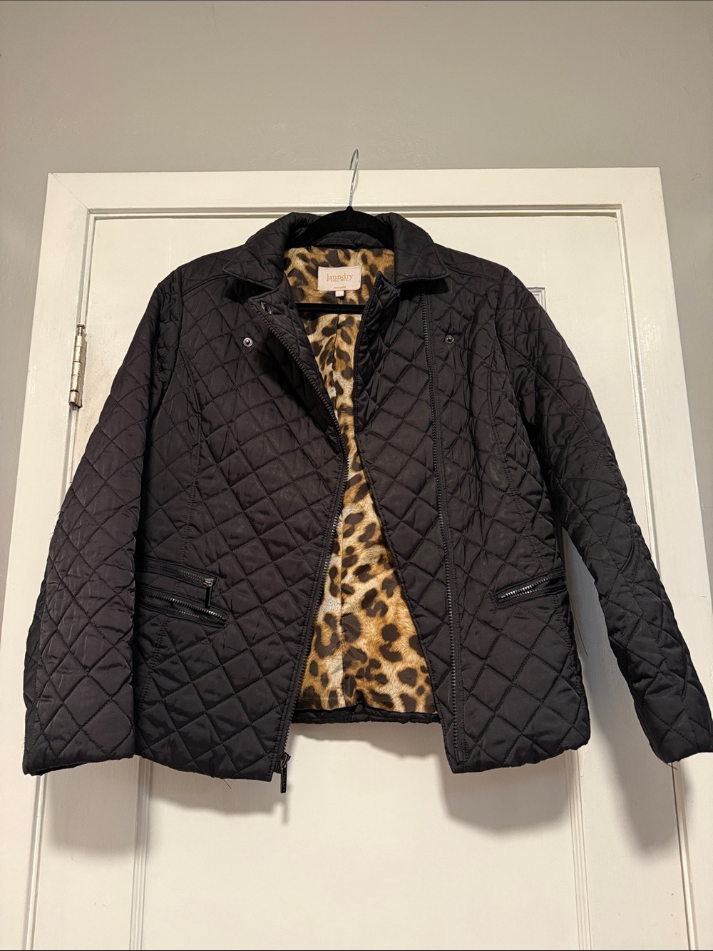 Laundry by Shelli Segal Black Quilted Puffer Jacket with Leopard Print Lining